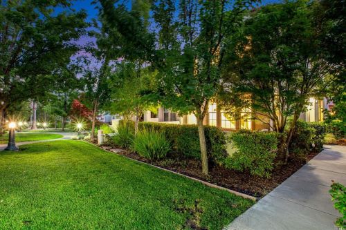 2252 Bell Flower Ln, Santa Rosa, CA 95404-6192