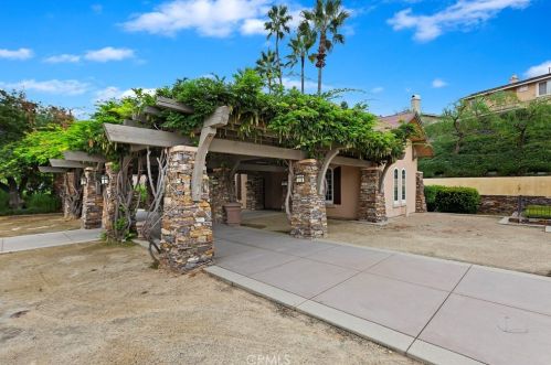 3745 Hollingsworth Rd, Altadena CA  91001-3857 exterior