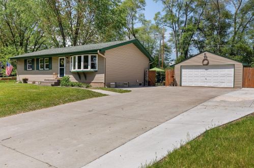 3855 116th Ave, Minneapolis, MN 55433-2514