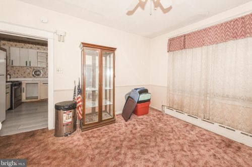 7122 Glenloch St, Philadelphia PA 19135-1215 exterior