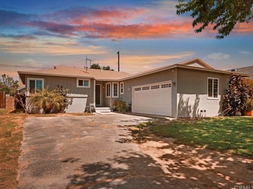 10257 Foster Rd, Downey, CA 90242-5028
