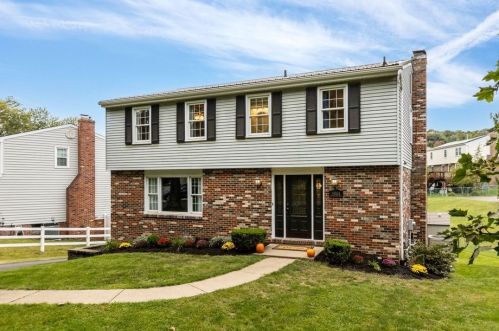 5004 Meadowridge Ln, Gibsonia, PA 15044-8234