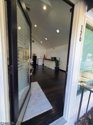 176 Kingston Rd, Parsippany NJ  07054-3113 exterior