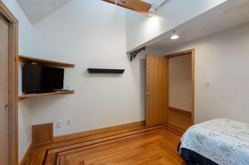 258 Shore Dr, Salem NH  03079-1694 exterior