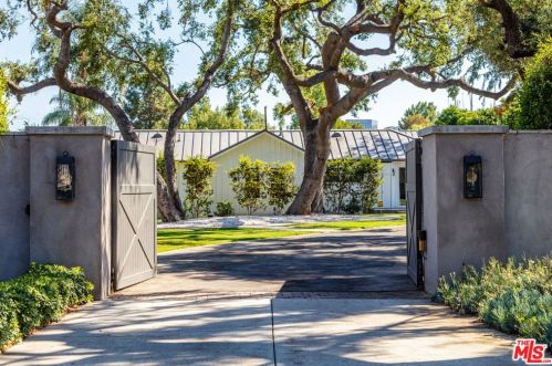 10444 Camarillo St, North Hollywood, CA 91602-1526