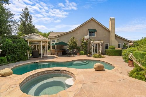 26801 Pine Hollow Ct, Santa Clarita, CA 91381-0615