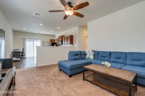 8213 Kittiwake Ln, Tucson, AZ