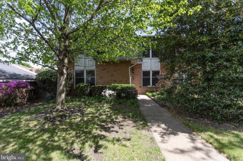 1151 Harbour Dr, Palmyra NJ 08065-2216 exterior