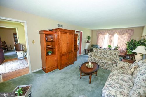 17 Briarwood Rd, Shrewsbury PA  17361-1801 exterior
