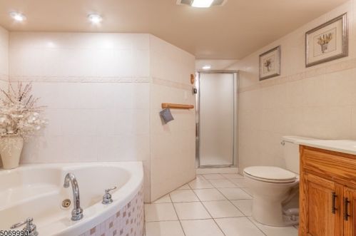 40 Newman Ave, Nutley NJ  07110-2126 exterior