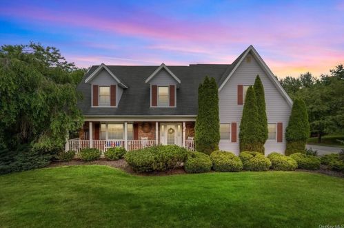 3 Henry Close, Warwick, NY 10990-3641