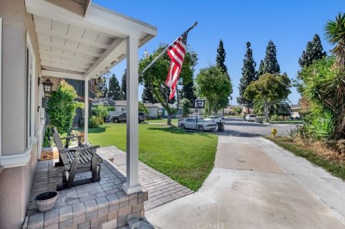 216 Russell Ave, Fullerton CA  92833-2437 exterior