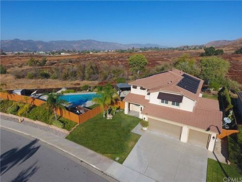 35818 Elizabeth Ln, Wildomar CA  92595-7850 exterior
