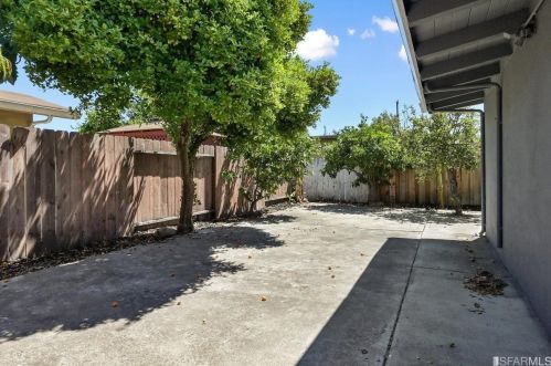 27553 Orlando Ave, Hayward CA 94545-4750 exterior