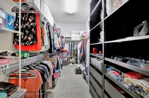 5098 168 Ave, Hollywood FL  33027-4913 exterior