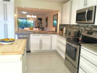 20489 34th Ct, Miami, FL 33180-1655
