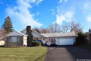 18 York Pl, Kingston, NY 12401-2120