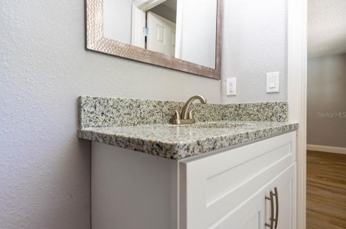 5200 Lima Pl, Orlando FL 32807-1625 exterior