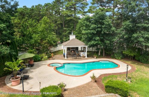 2 Sarah Ct, Jackson Twp NJ  08527-4760 exterior