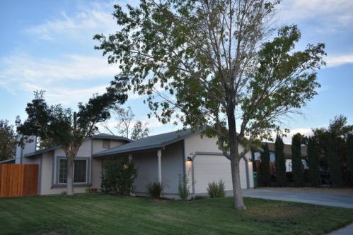 632 Gordon St, Ridgecrest, CA 93555-4962