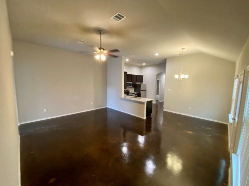 1507 Lucille St, Seguin TX  78155-2153 exterior