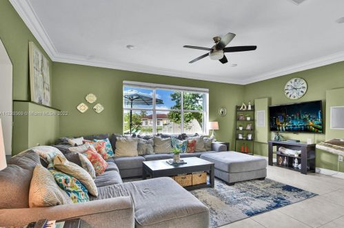 18856 23rd Pl, Hollywood FL  33029-5340 exterior