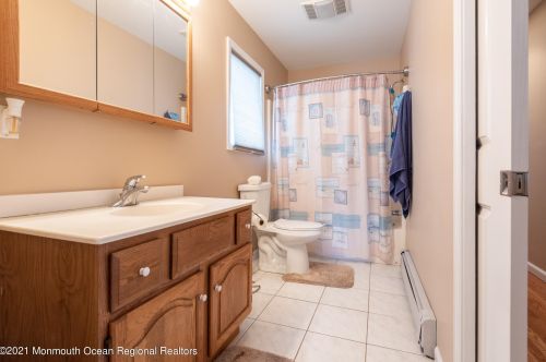 331 Sunset Dr, Pelican Island NJ  08751-2242 exterior