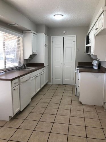 5658 Philadelphia Ct, Fort Worth, TX 76148-1956