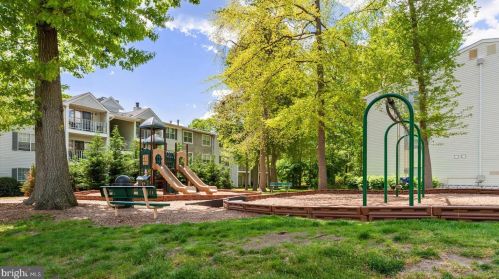 16 Willow Ct, Trenton NJ  08619-4626 exterior