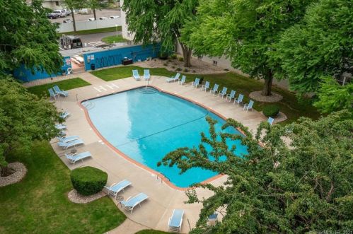 887 Farmington Ave, Hartford CT  06119-1444 exterior