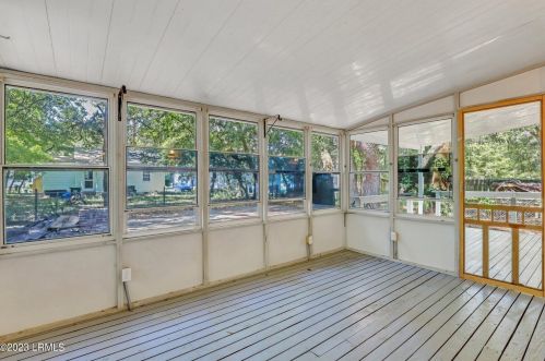 2704 Oaklawn St, Beaufort SC  29902-4335 exterior