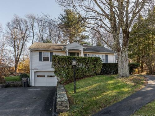 85 Hart Dr, Litchfield, CT 06759-2611