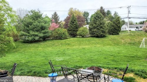 28 Wellesley Ln, Downingtown PA  19335-1289 exterior