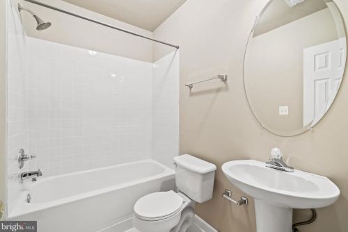 1116 Keokuk Ter, Leesburg VA 20176-6665 exterior