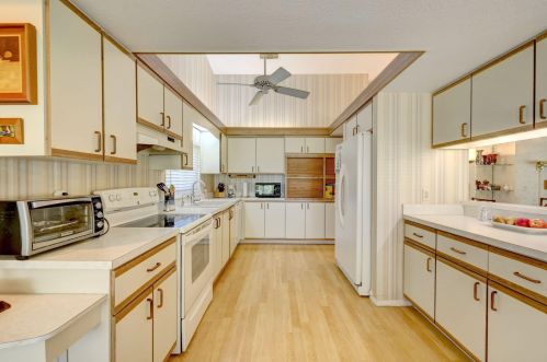 817 Streamlet Ave, Fort Pierce FL 34983-4659 exterior