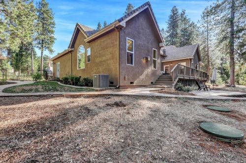 12881 Chatsworth Ln, Grass Valley CA  95945-9739 exterior