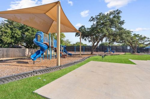 3123 Southdown Dr, Pearland TX 77584-2364 exterior