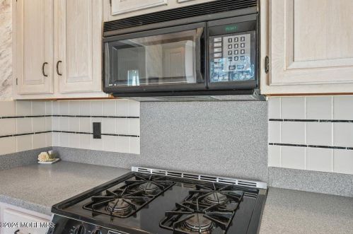 35 Bay Laurel Dr, Bricktown NJ  08723-6913 exterior