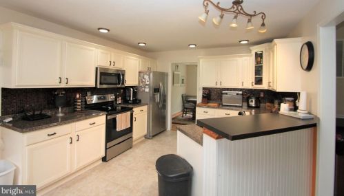 3908 Rapidan Hills Dr, Locust Grove VA  22508-2271 exterior
