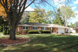 7665 Mission Dr, Hales Corners, WI 53132-1824