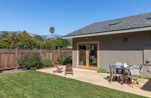 718 Calabria Dr, Santa Barbara CA  93105-4506 exterior
