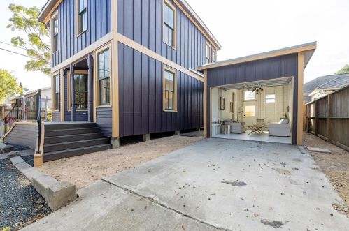 1311 37 St, Galveston TX 77550-6747 exterior