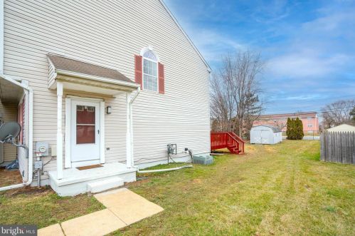 1 Richeson Dr, New Castle, DE 19720-3858