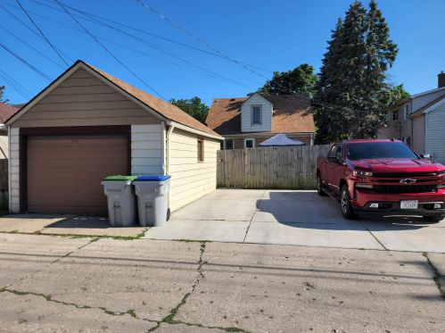 1720 Howard Ave, Milwaukee WI 53221-1043 exterior