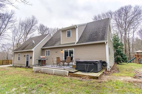 71 Lovers Ln, North Windham CT  06280-1306 exterior