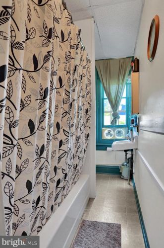 30 Eichelberger St, Hanover PA 17331-1333 exterior