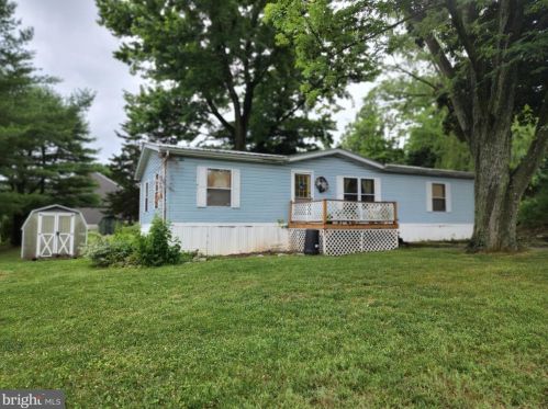 7 Smokestown Rd, Swartzville, PA 17569-9668
