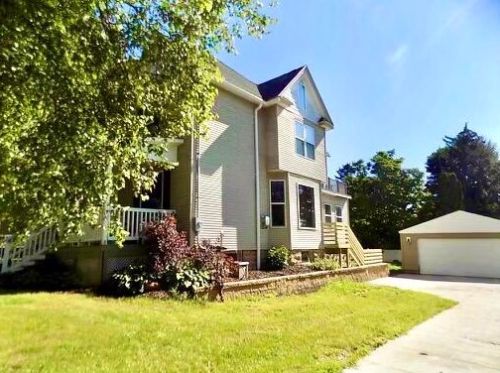 111 Grove St, Beaver Dam, WI 53916-2003