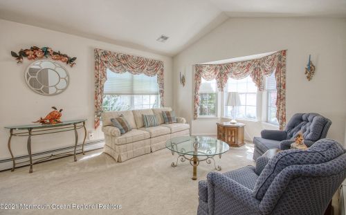 27 Valley Stream Ln, Lakewood NJ  08701-5746 exterior