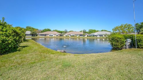 801 Manchester Woods Dr, Ruskin, FL 33573-7037